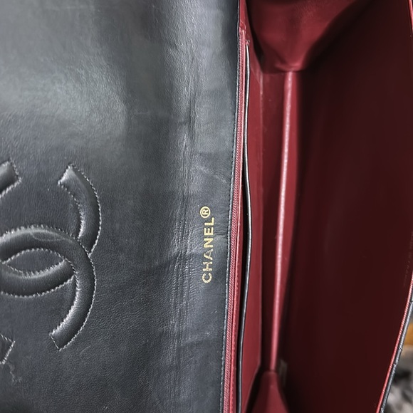 Authentic Vintage Chanel Clutch - Picture 12 of 13